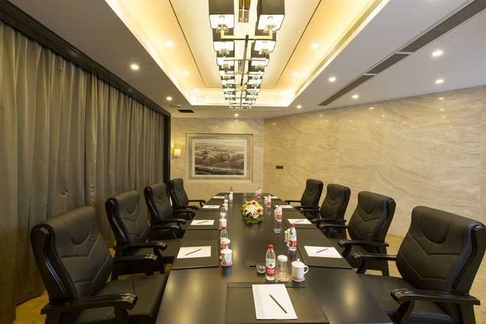 Imagen de los interiores del Hotel Zhejiang International. Foto 8