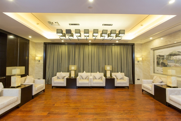 Imagen de los interiores del Hotel Zhejiang International. Foto 10