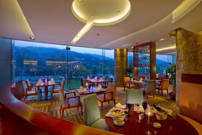 Imagen del bar/restaurante del Hotel Zhejiang Narada Grand. Foto 4