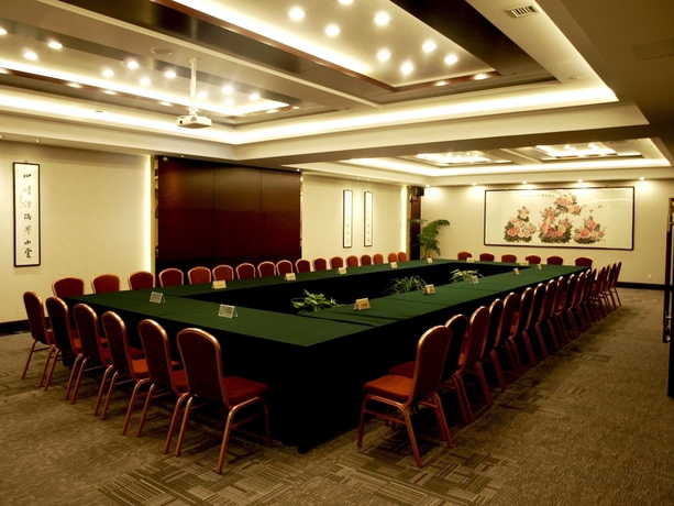 Imagen de los interiores del Hotel Zhenbao Holiday Nanjing Yuhua. Foto 12