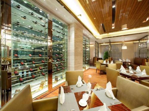 Imagen general del Hotel Zhengzhou Swan City International. Foto 6