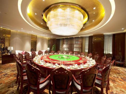 Imagen general del Hotel Zhengzhou Swan City International. Foto 10