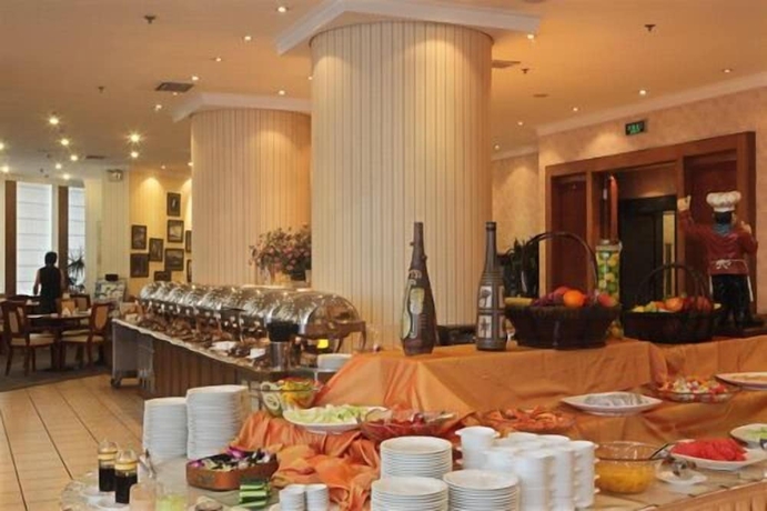 Imagen del bar/restaurante del Hotel ZhongYin Jasper Baoding. Foto 4