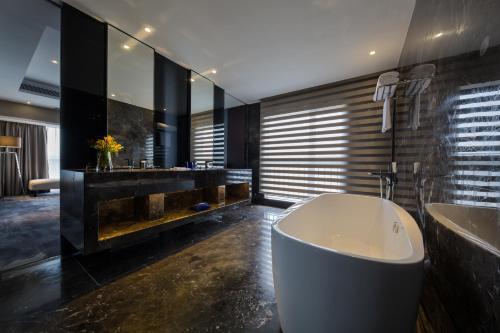 Imagen general del Hotel Zhonghao International. Foto 4