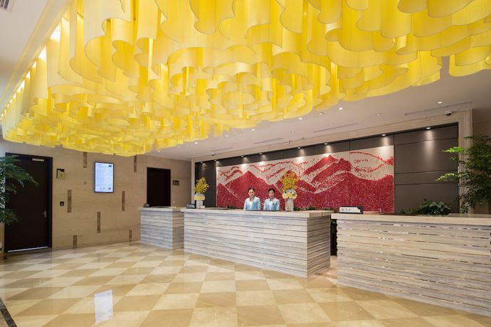 Imagen de los interiores del Hotel Zhonglian Kaixin. Foto 19