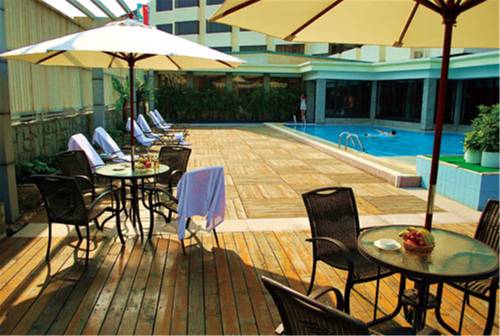 Imagen de la piscina del Hotel Zhongshan International. Foto 6