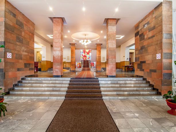 Imagen de los interiores del Hotel Zhovtneviy. Foto 20