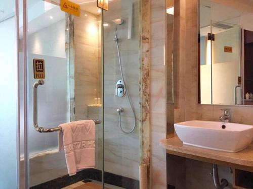 Imagen de la habitación del Hotel Zhuhai Asian Star. Foto 6