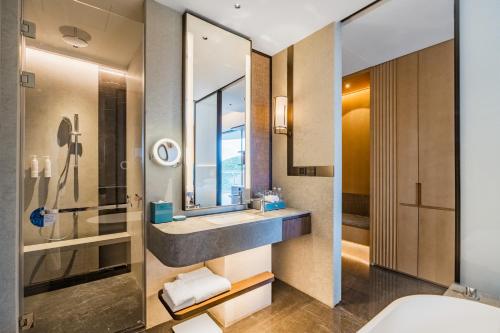 Imagen de la habitación del Hotel Zhuhai Dong\'ao Island Marriott Resort and Spa. Foto 12