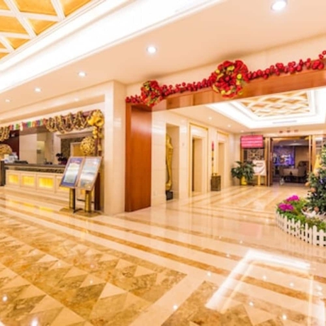 Imagen de los interiores del Hotel Zhuhai Guotai. Foto 16