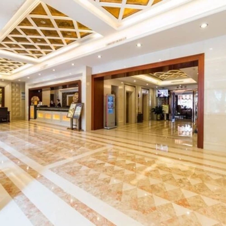 Imagen de los interiores del Hotel Zhuhai Guotai. Foto 17