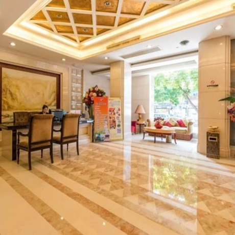 Imagen de los interiores del Hotel Zhuhai Guotai. Foto 19
