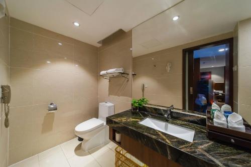 Imagen general del Hotel Zhuhai Huayu Minfu. Foto 1