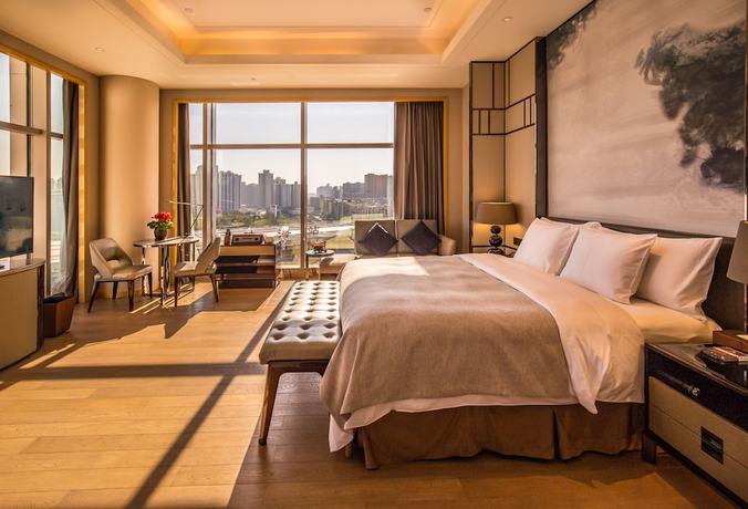 Imagen de la habitación del Hotel Zhuhai Longzhuda International. Foto 10