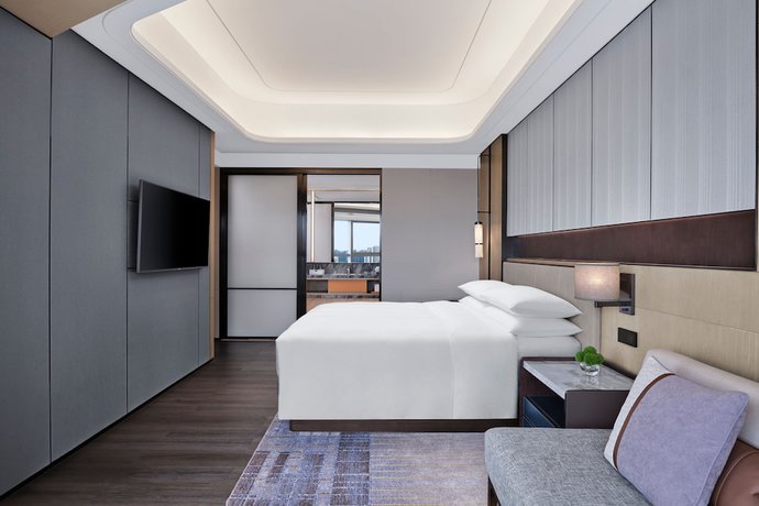 Imagen de la habitación del Hotel Zhuhai Marriott Jinwan. Foto 6