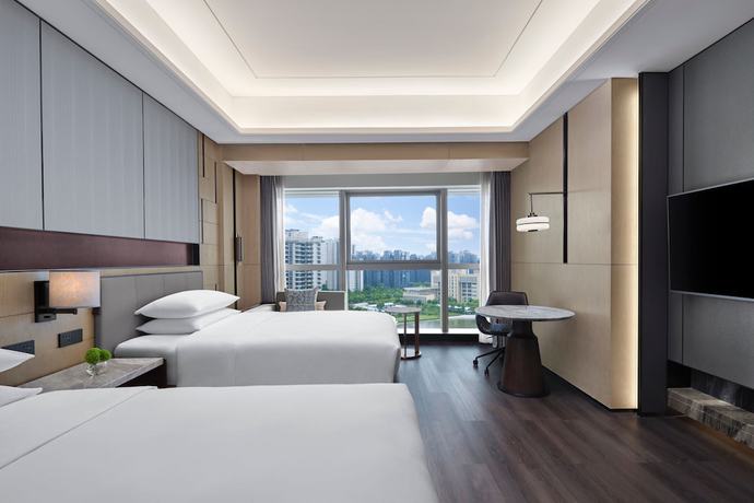 Imagen de la habitación del Hotel Zhuhai Marriott Jinwan. Foto 11