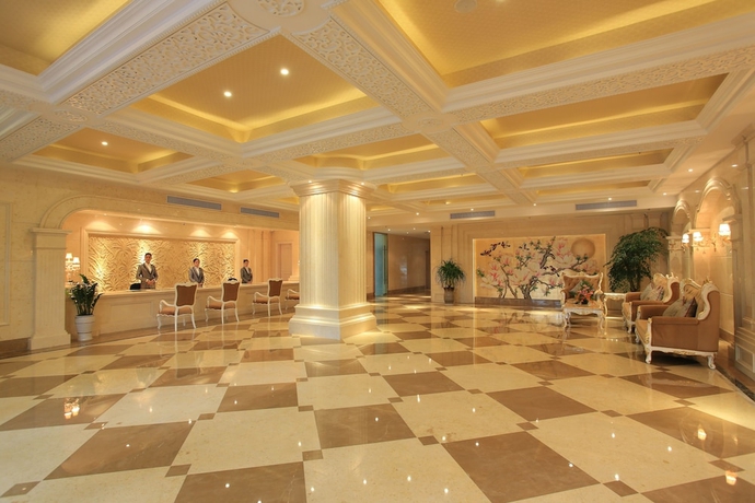 Imagen de los interiores del Hotel Zhuhai Rongfeng. Foto 18