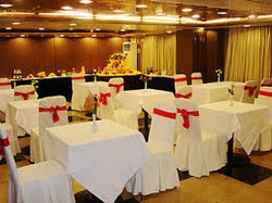 Imagen del bar/restaurante del Hotel Zhuhai Special Economic Zone Hotel. Foto 2