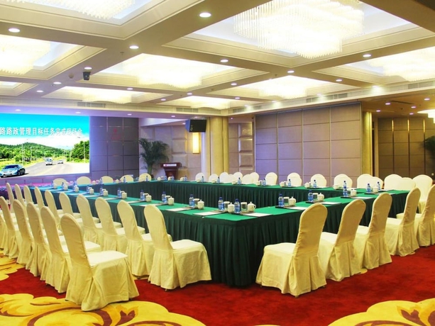 Imagen de los interiores del Hotel Zhuzhou Huatian. Foto 18