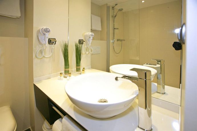 Imagen de la habitación del Hotel Zi And Lounge. Foto 13