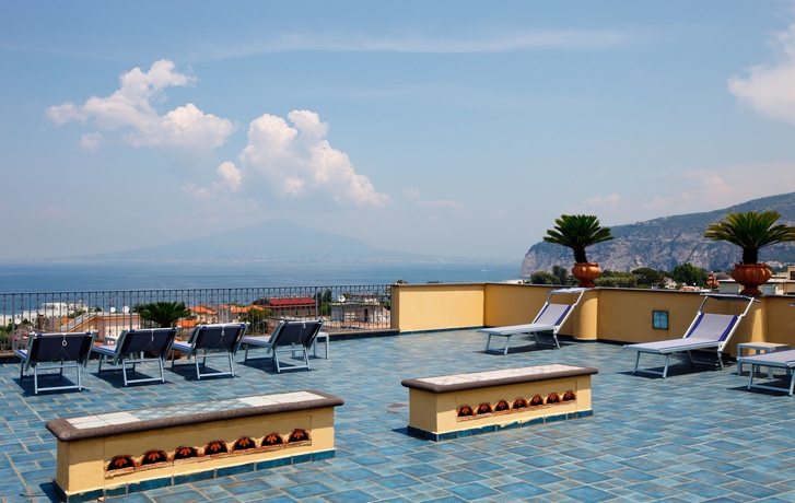 Imagen de los exteriores del Hotel Zi' Teresa. Foto 12