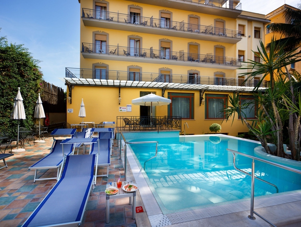 Imagen general del Hotel Zi' Teresa. Foto 3