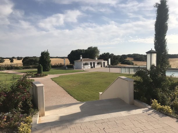 Imagen de los exteriores del Hotel Zielo Las Beatas. Foto 13