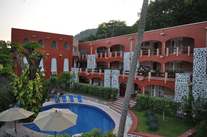 Imagen de la piscina del Hotel Zihua Caracol. Foto 11