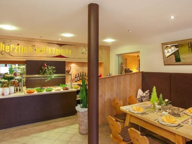 Imagen del bar/restaurante del Hotel Zillertalerhof. Foto 2