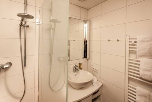 Imagen de la habitación del Hotel Zimba. Foto 13