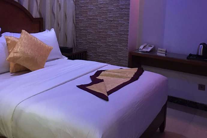 Imagen de la habitación del Hotel Zimbo Golden. Foto 2