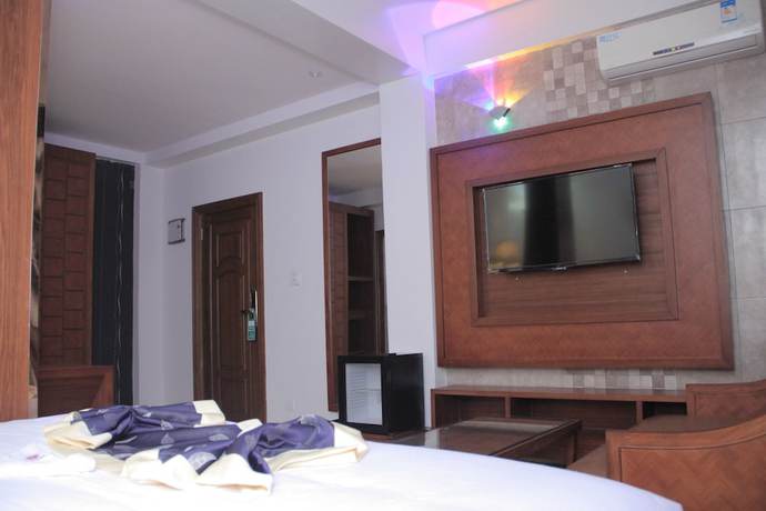 Imagen de la habitación del Hotel Zimbo Golden. Foto 6