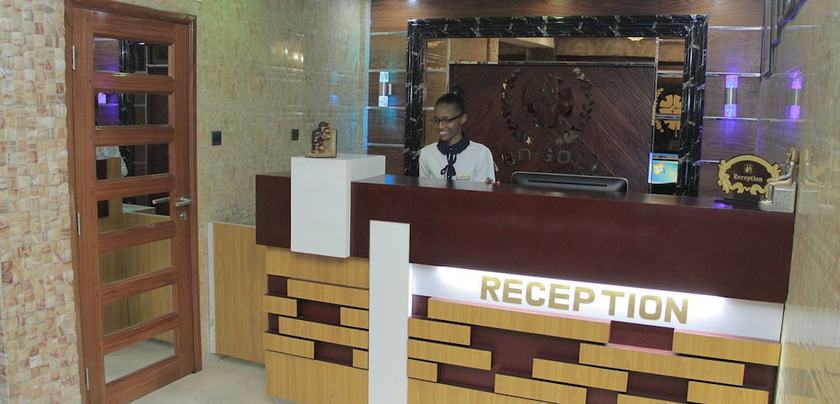Imagen de los interiores del Hotel Zimbo Golden. Foto 20