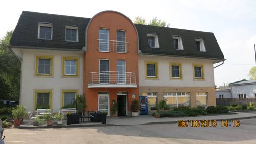 Imagen de la habitación del Hotel Zimn&iacute; Stadion. Foto 2