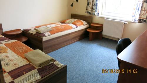 Imagen de la habitación del Hotel Zimn&iacute; Stadion. Foto 4