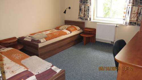 Imagen de la habitación del Hotel Zimn&iacute; Stadion. Foto 6