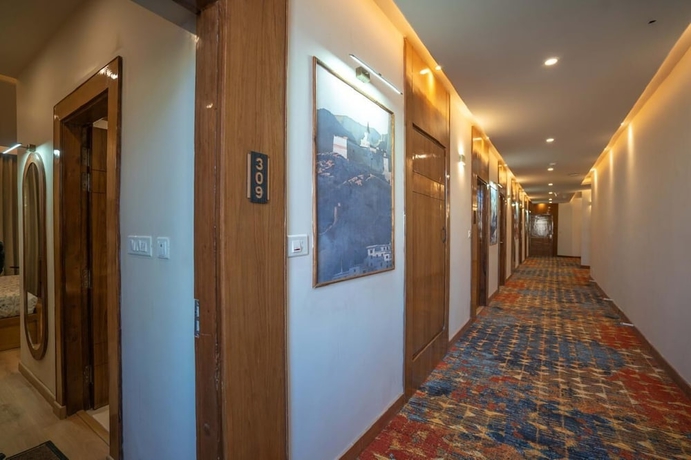 Imagen de los interiores del Hotel Zimskhang Villa. Foto 12