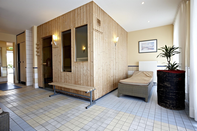 Imagen de la piscina del Hotel Zingst. Foto 15