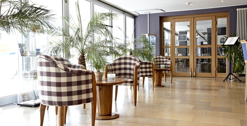 Imagen de los interiores del Hotel Zingst. Foto 11