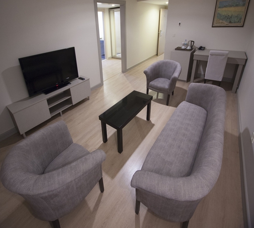 Imagen de la habitación del Hotel Zinos. Foto 10