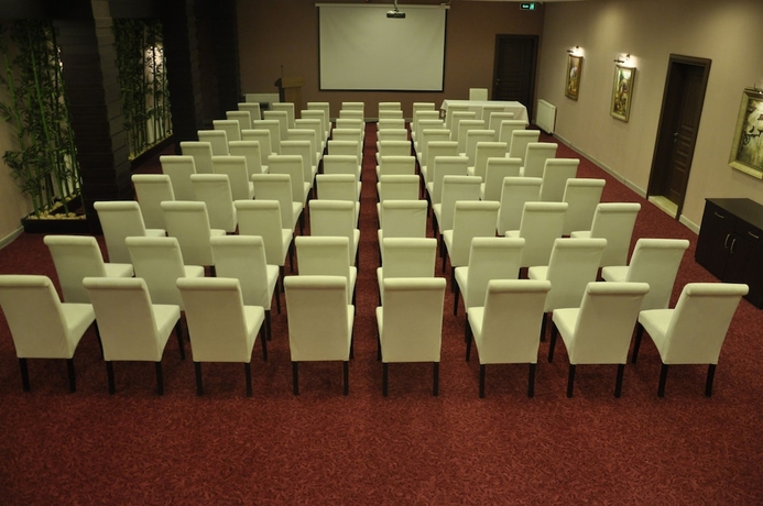 Imagen de los interiores del Hotel Zinos. Foto 17