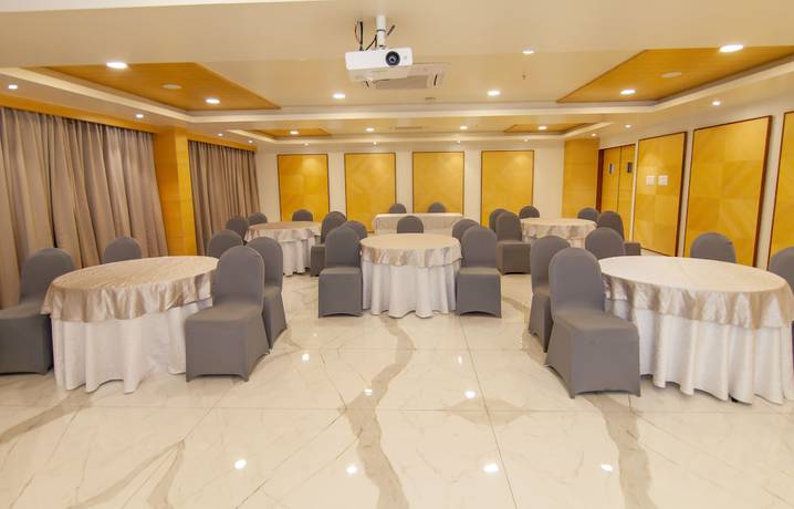 Imagen de los interiores del Hotel Zion A Luxurious Bangalore. Foto 14