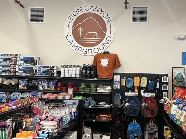 Imagen de los interiores del Hotel Zion Canyon Cabins. Foto 15