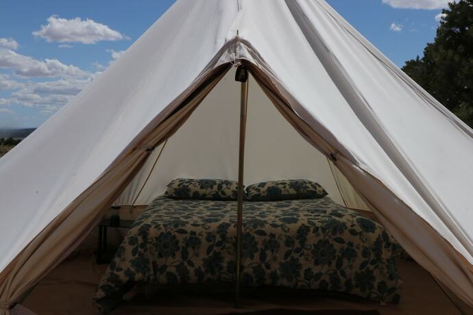 Imagen de la habitación del Hotel Zion Luxury Camping. Foto 19