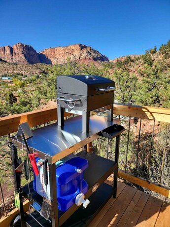 Imagen general del Hotel Zion View Camping. Foto 12