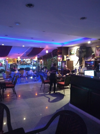 Imagen del bar/restaurante del Hotel Zip Lounge and Apartments. Foto 2