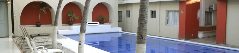 Imagen de la piscina del Hotel Zirahuen. Foto 6