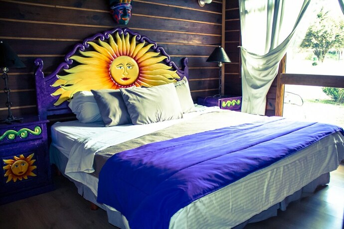 Imagen de la habitación del Hotel Zirahuen Forest and Resort. Foto 13