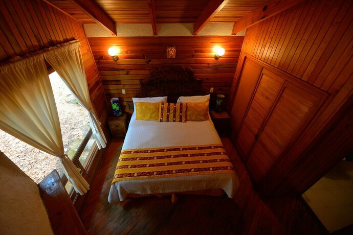 Imagen de la habitación del Hotel Zirahuen Forest and Resort. Foto 20