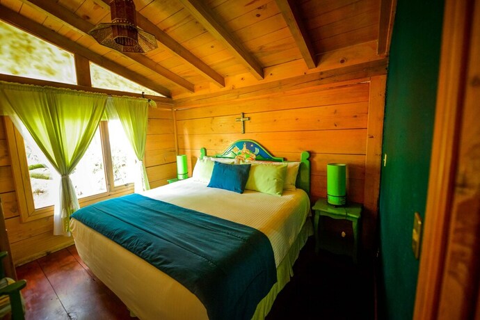 Imagen de la habitación del Hotel Zirahuen Forest and Resort. Foto 31